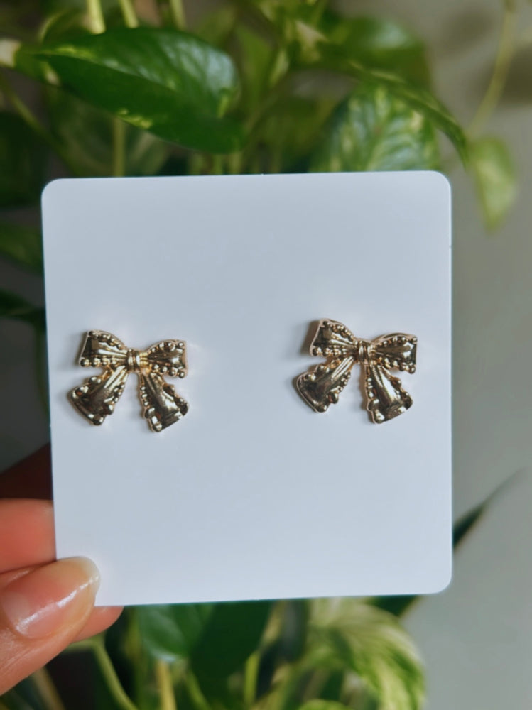 Bow stud earring / Coquette Era