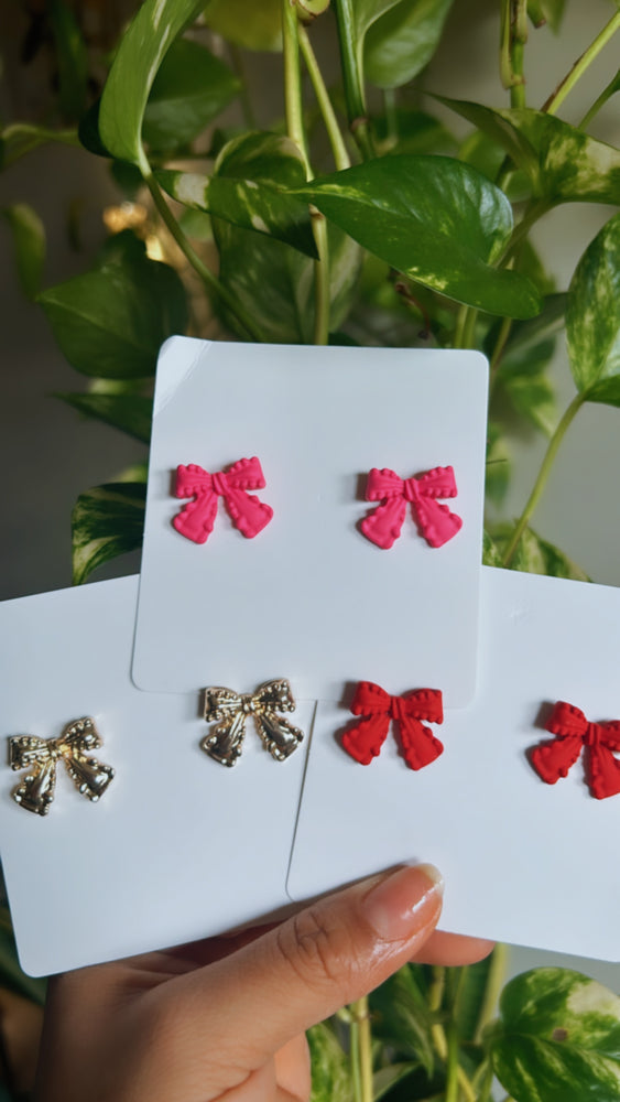 Bow stud earring / Coquette Era